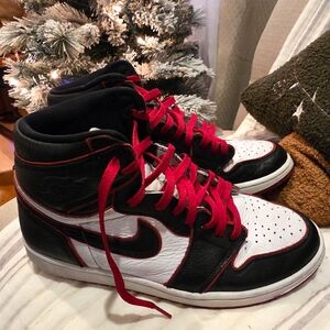 Jordan 1 Retro High OG Bloodline 2019 NIKE Vintage